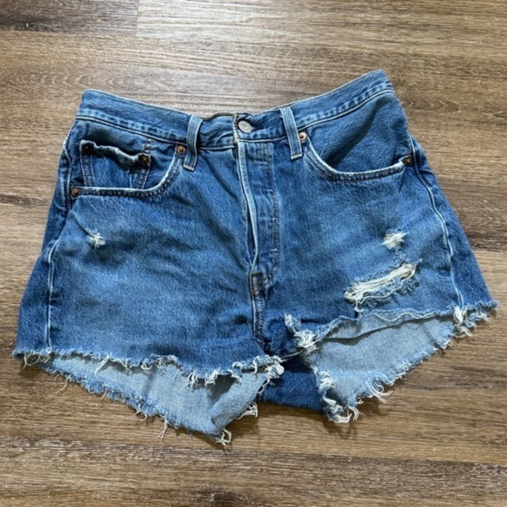 Levi's Denim Shorts Distressed Ripped Frayed Hem Blue Jean‎ Shorts W28